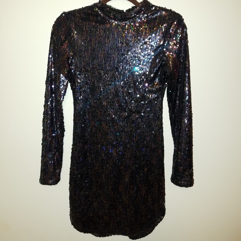 Sequenced long-sleeved fashion Nova dress